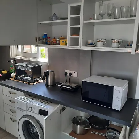 Large Studio 300m From The Beach * Λάρνακα